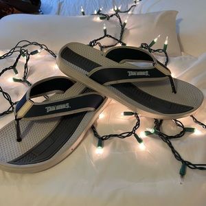 Men’s Size 12 Pre-owned Tarheels Flip Flops
